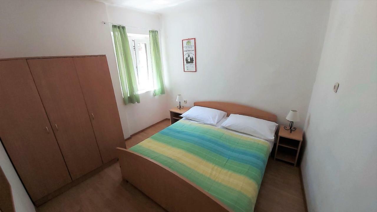 אומיס Apartment Mandic מראה חיצוני תמונה