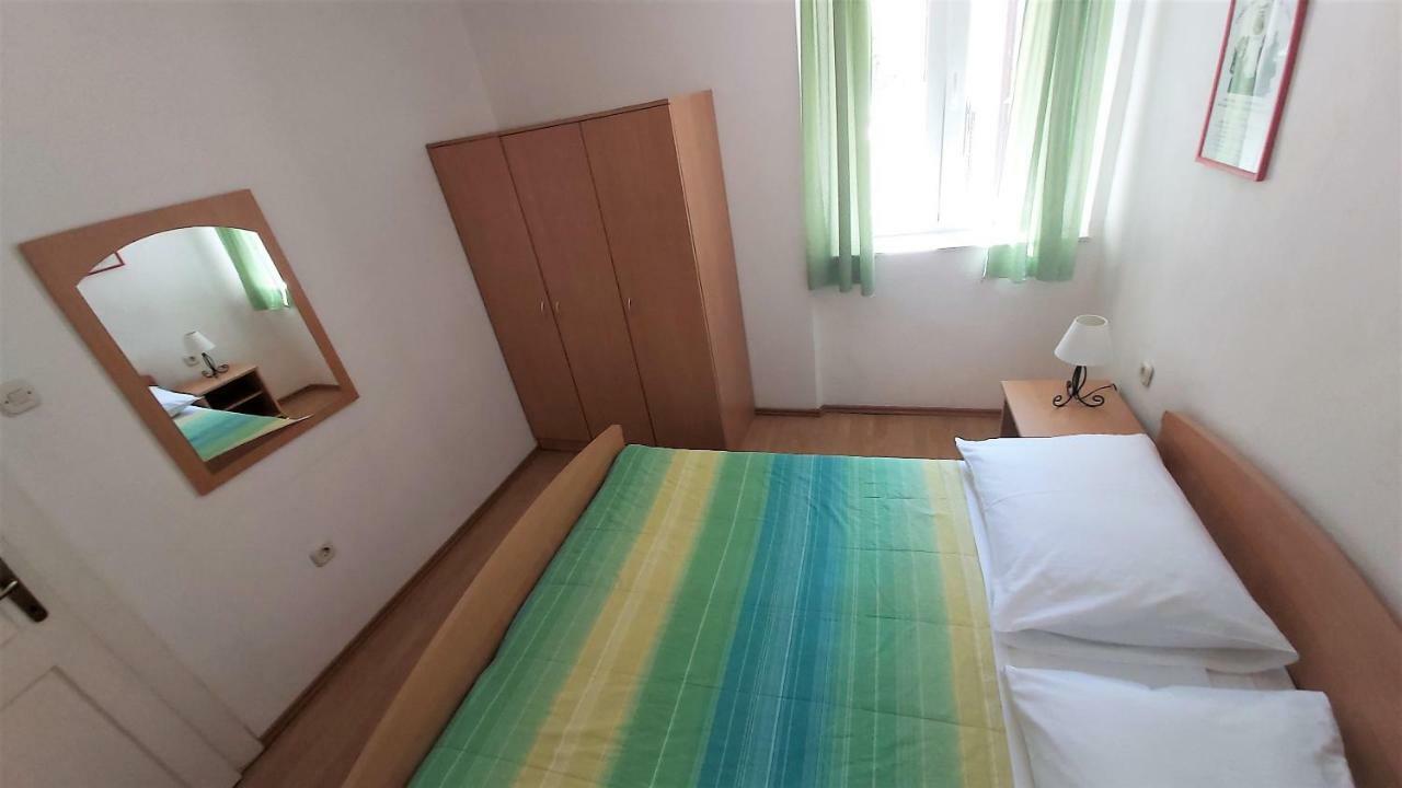 אומיס Apartment Mandic מראה חיצוני תמונה