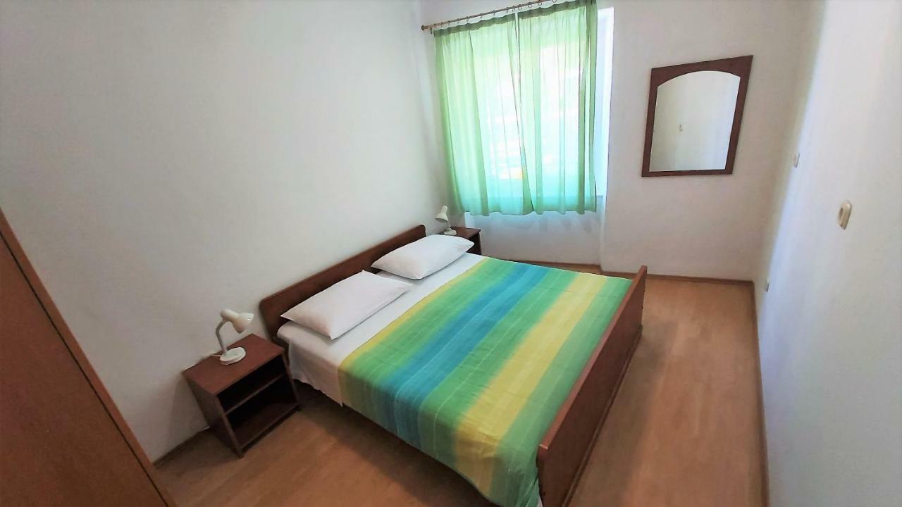אומיס Apartment Mandic מראה חיצוני תמונה